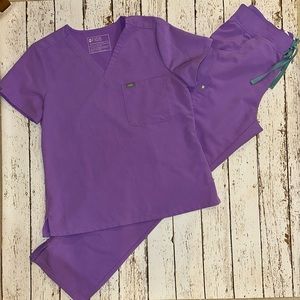NEVER SOLD STILL AVAILABLE Figs Lilac Dawn Scrubs:Catarina Top-Size Petite Small